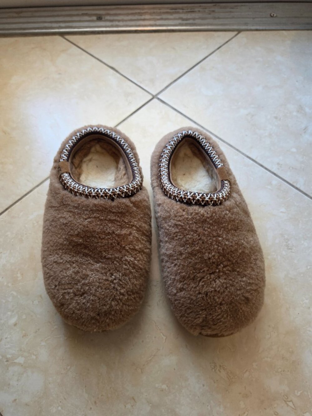 UGG Kids Shearling Slip-On Mule Slippers Size 3